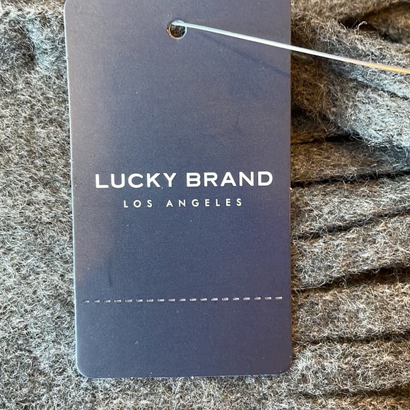 Lucky brand grey scarf, NWT - Picture 5 of 7